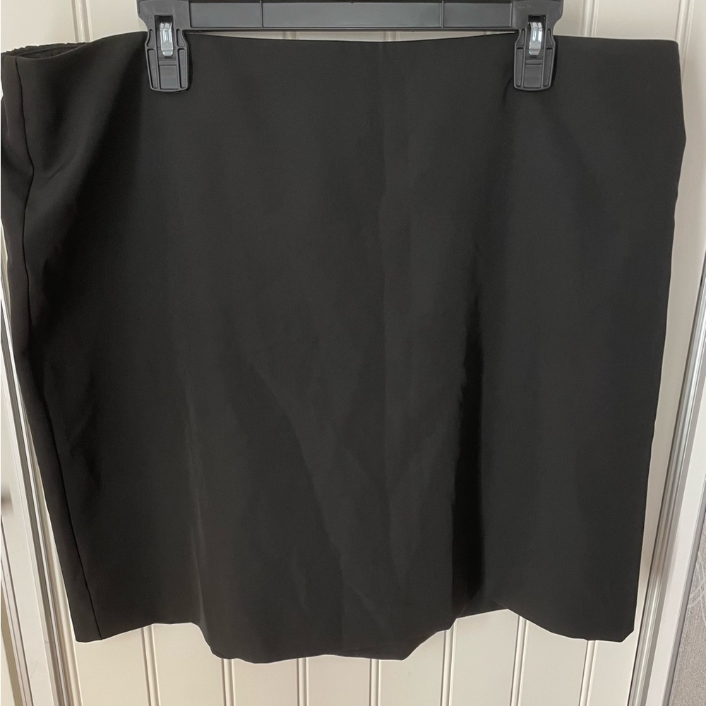 EUC Eloquii Black Skirt Size 18